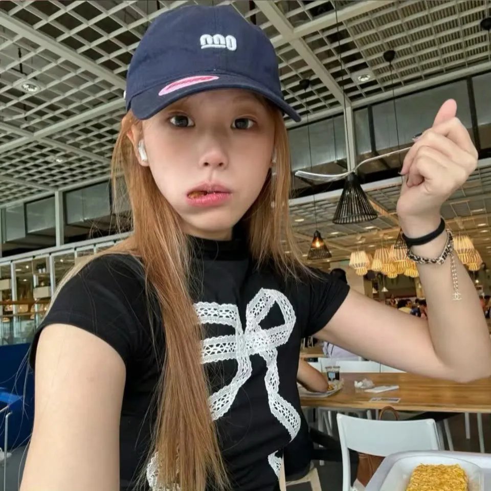 圈养的妇女